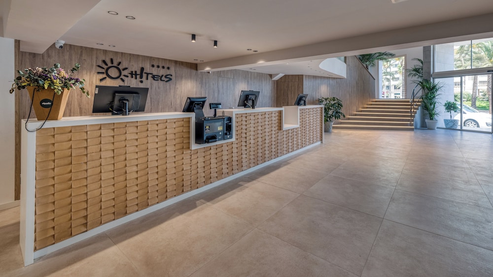 Ohtels Gran Hotel Almería — Hotel building in Almeria, Andalusia