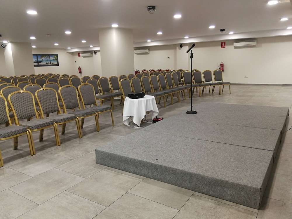 Hotel Gran Fama — Restaurant & bars in Almeria, Andalusia