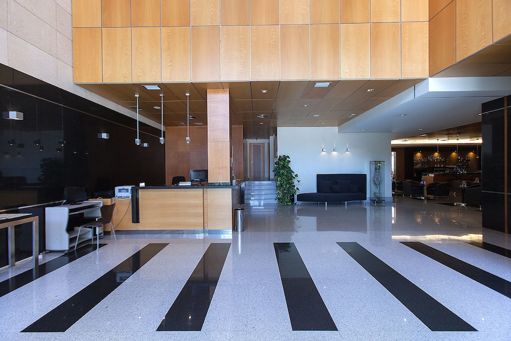 Hotel Gran Fama — Hotel building in Almeria, Andalusia