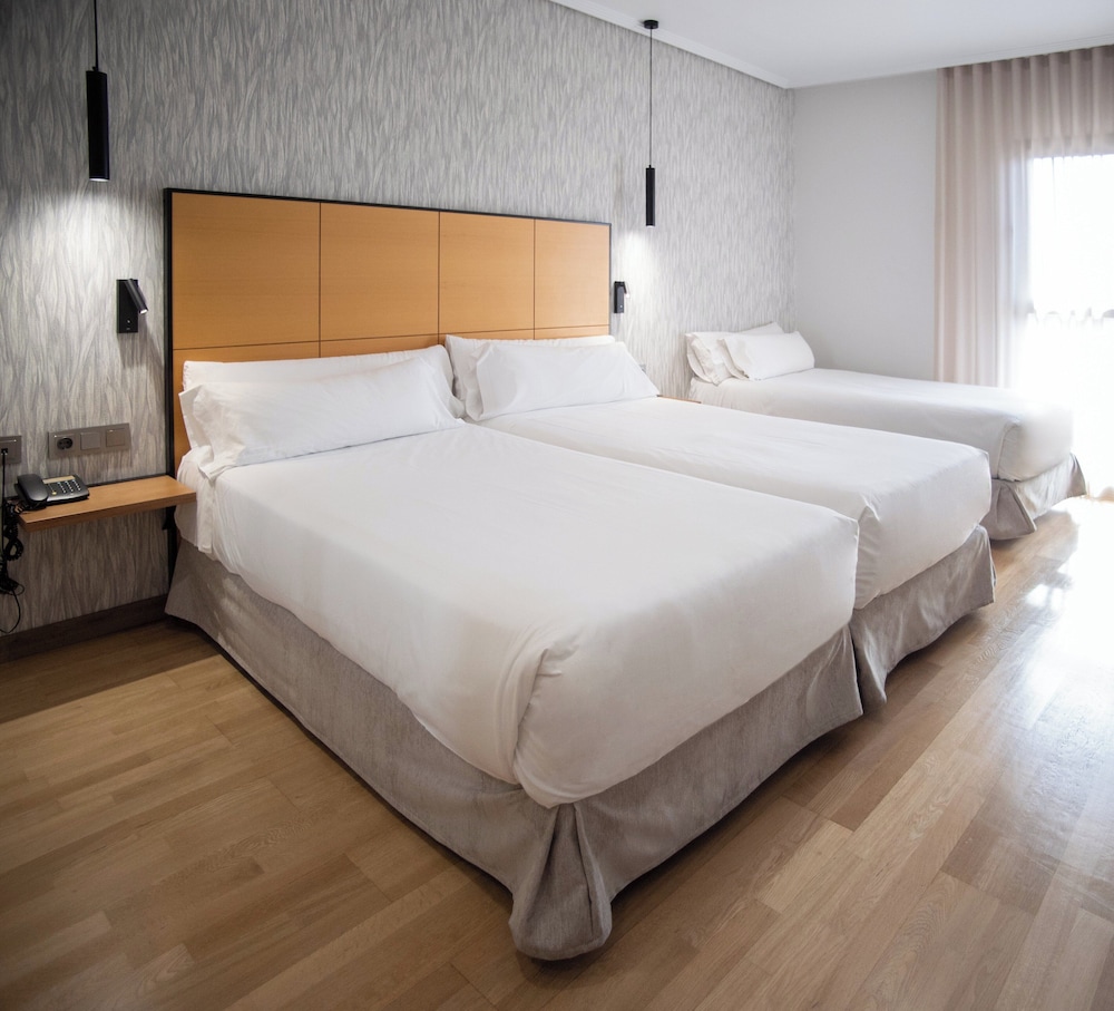 Hotel Gran Fama — Hotel rooms in Almeria, Andalusia