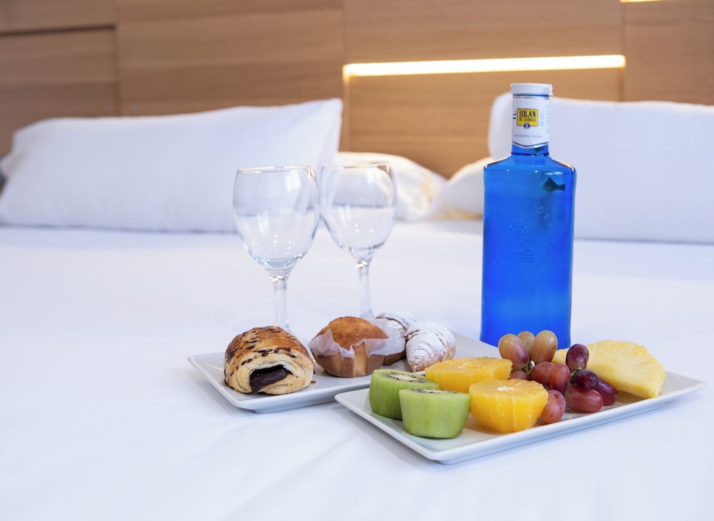 Hotel Gran Fama — Hotel rooms in Almeria, Andalusia