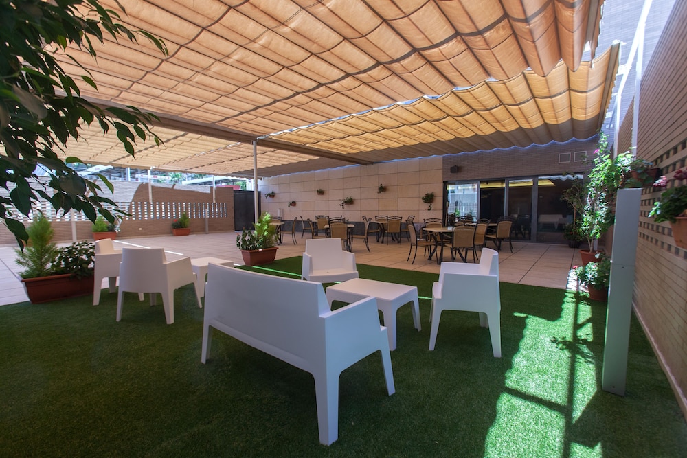 Hotel Gran Fama — Restaurant & bars in Almeria, Andalusia