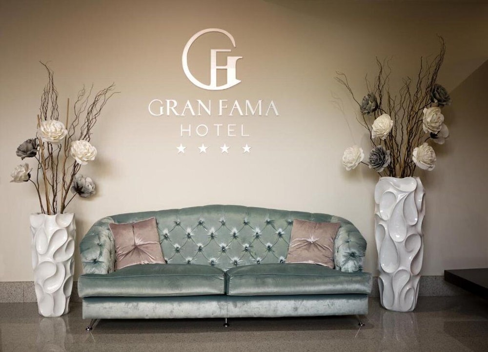 Hotel Gran Fama — Hotel building in Almeria, Andalusia