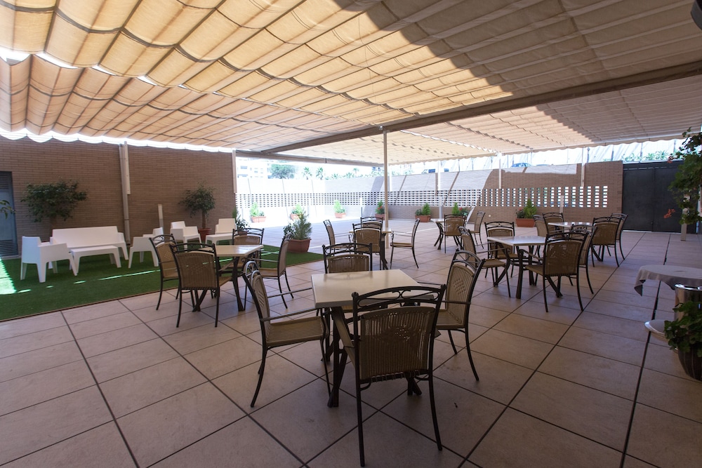 Hotel Gran Fama — Restaurant & bars in Almeria, Andalusia