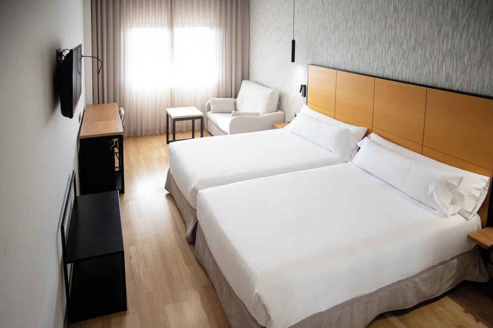 Hotel Gran Fama — Hotel rooms in Almeria, Andalusia