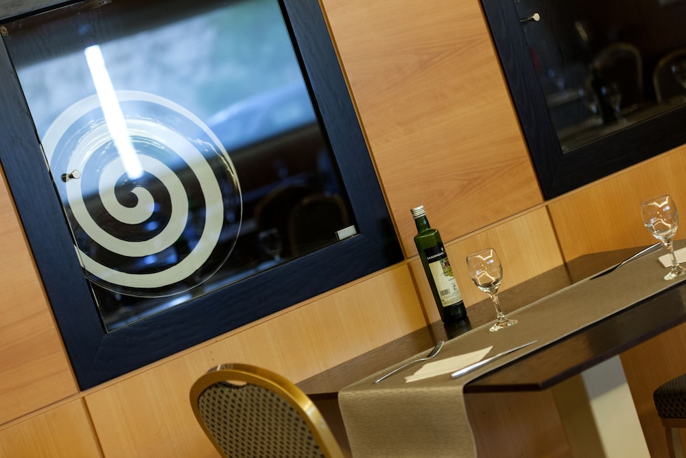 Hotel Gran Fama — Restaurant & bars in Almeria, Andalusia