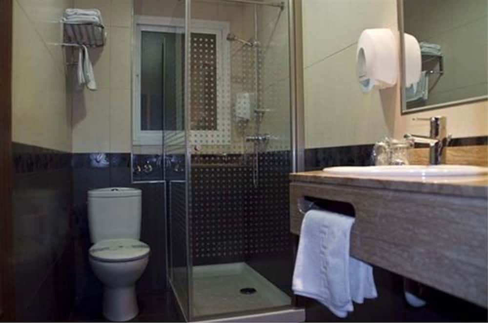 Hotel La Perla — Hotel rooms in Almeria, Andalusia
