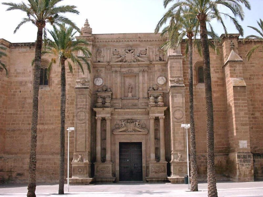Hotel La Perla — Main photo in Almeria, Andalusia