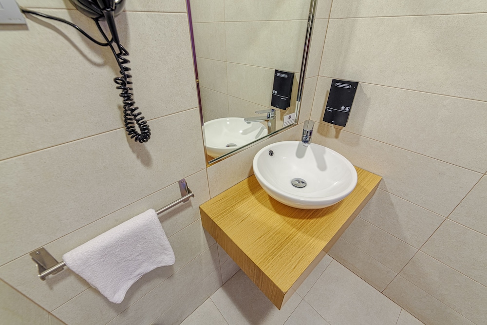 Hotel La Perla — Hotel rooms in Almeria, Andalusia