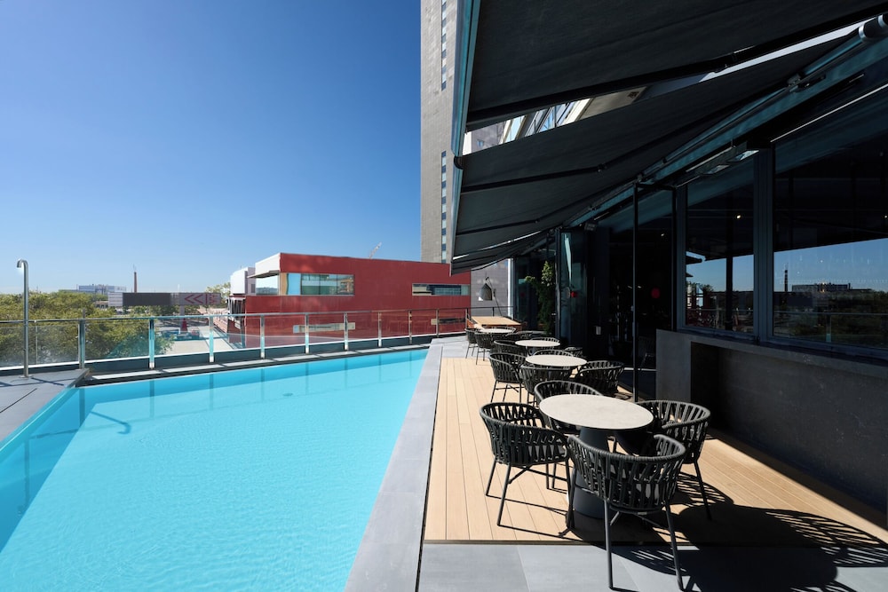 Hotel Barcelona Princess — Swimming pool in Barcelona, Catalonia
