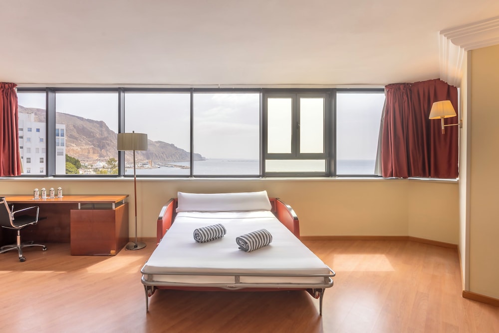 Moon Dreams Portomagno — Hotel rooms in Roquetas de Mar, Andalusia