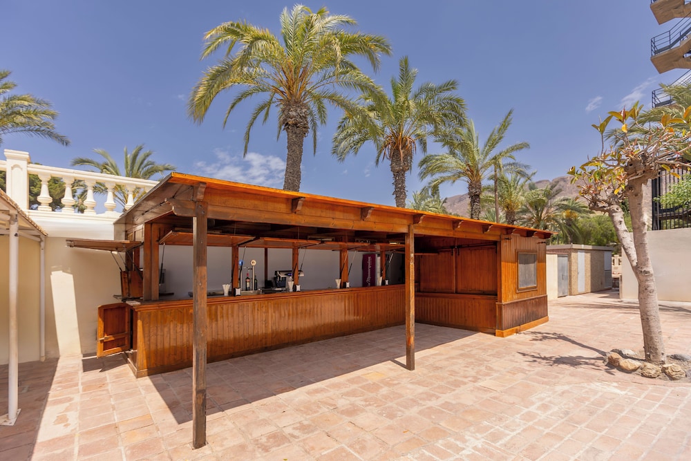 Moon Dreams Portomagno — Restaurant & bars in Roquetas de Mar, Andalusia