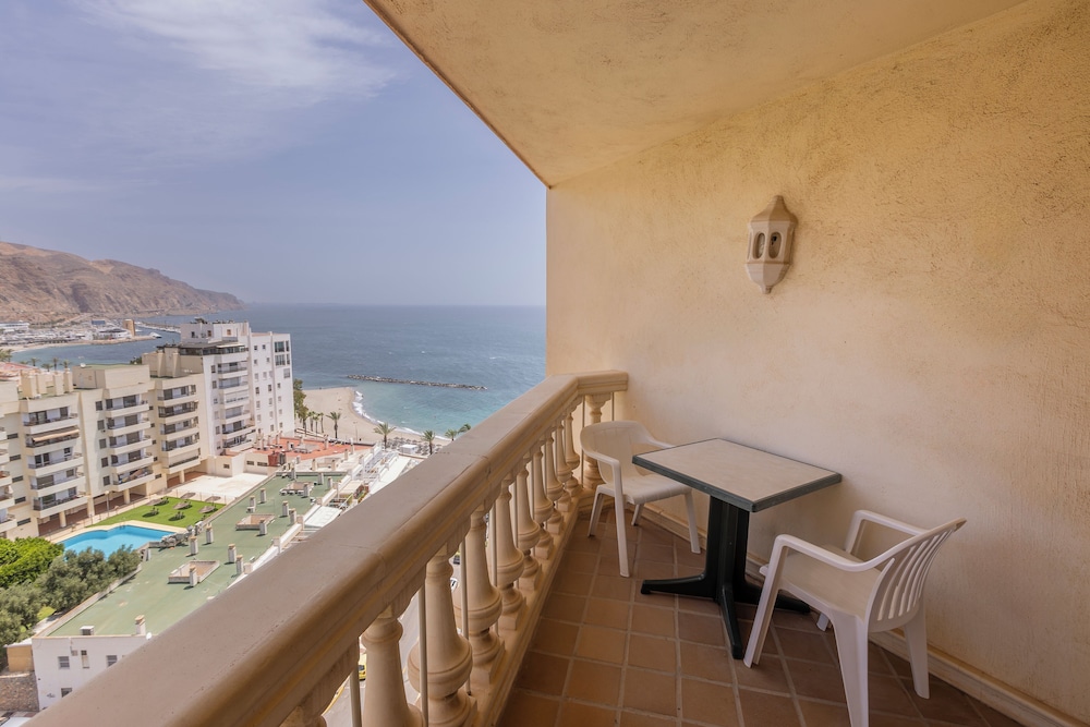 Moon Dreams Portomagno — Hotel rooms in Roquetas de Mar, Andalusia