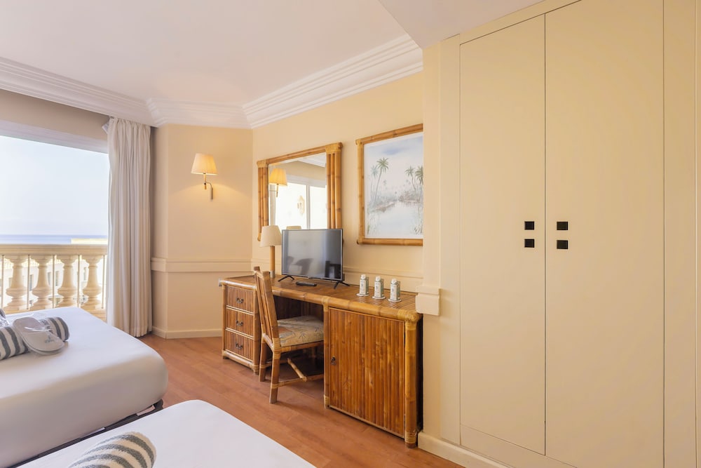 Moon Dreams Portomagno — Hotel rooms in Roquetas de Mar, Andalusia