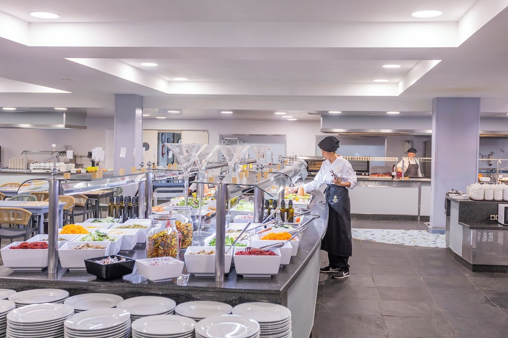 Moon Dreams Portomagno — Restaurant & bars in Roquetas de Mar, Andalusia