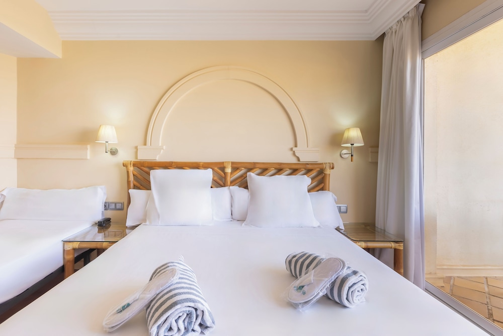 Moon Dreams Portomagno — Hotel rooms in Roquetas de Mar, Andalusia