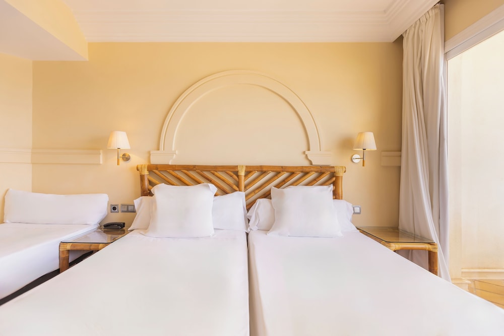 Moon Dreams Portomagno — Hotel rooms in Roquetas de Mar, Andalusia