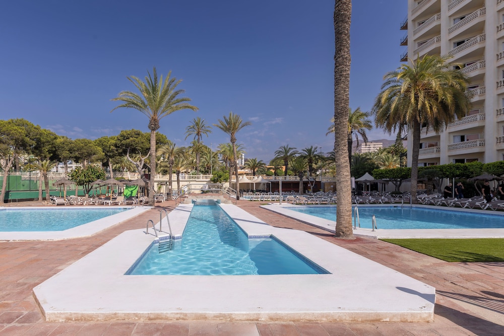 Moon Dreams Portomagno — Swimming pool in Roquetas de Mar, Andalusia