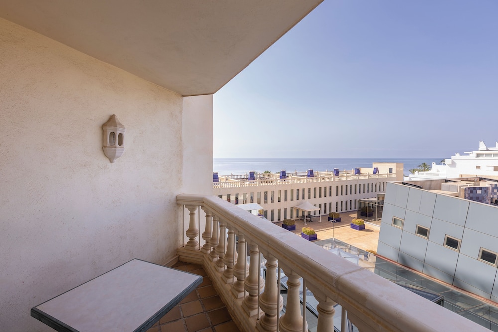 Moon Dreams Portomagno — Hotel rooms in Roquetas de Mar, Andalusia