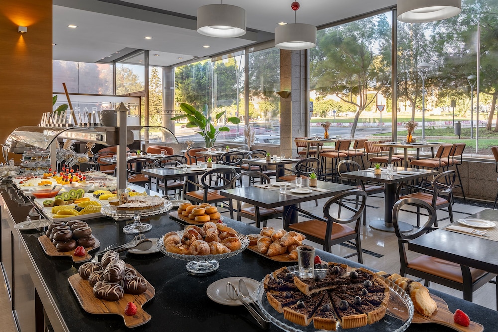 Elba Almería Business & Convention Hotel — Restaurant & bars in Almeria, Andalusia