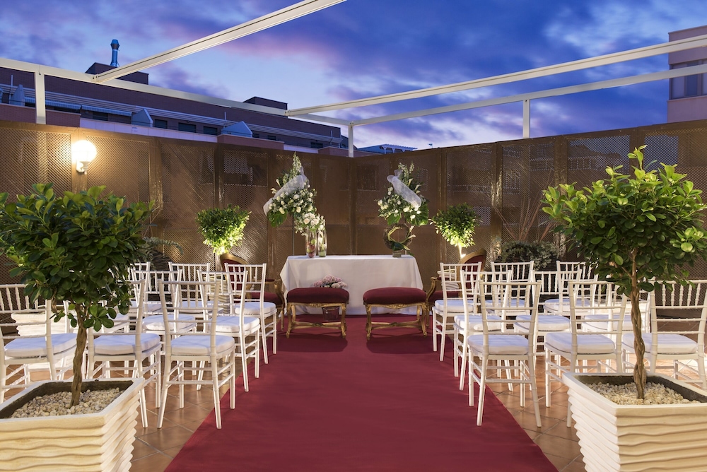 Elba Almería Business & Convention Hotel — Hotel building in Almeria, Andalusia