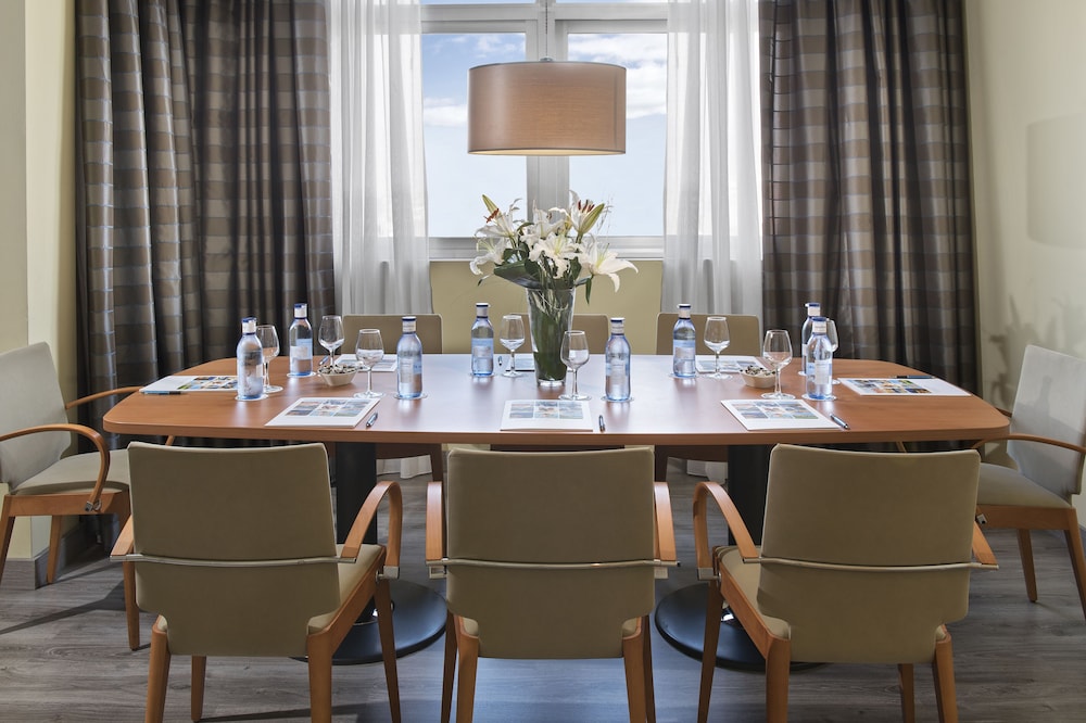 Elba Almería Business & Convention Hotel — Hotel rooms in Almeria, Andalusia