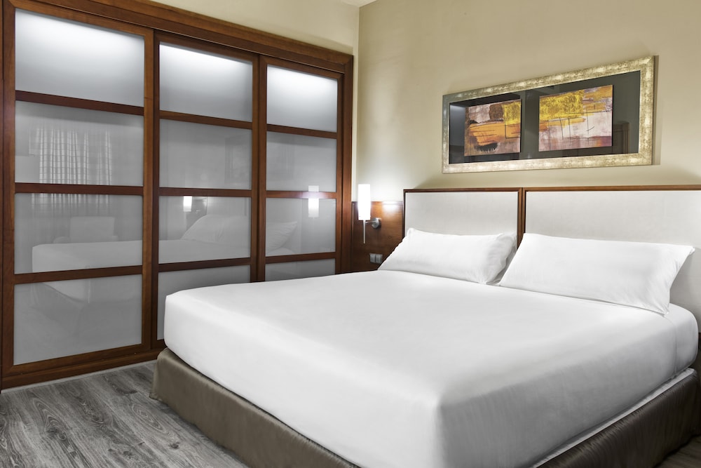 Elba Almería Business & Convention Hotel — Hotel rooms in Almeria, Andalusia