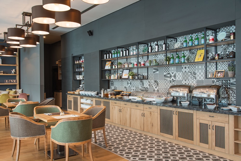 Expo Hotel Sofia — Restaurant & bars in Sofia, Sofia (province)