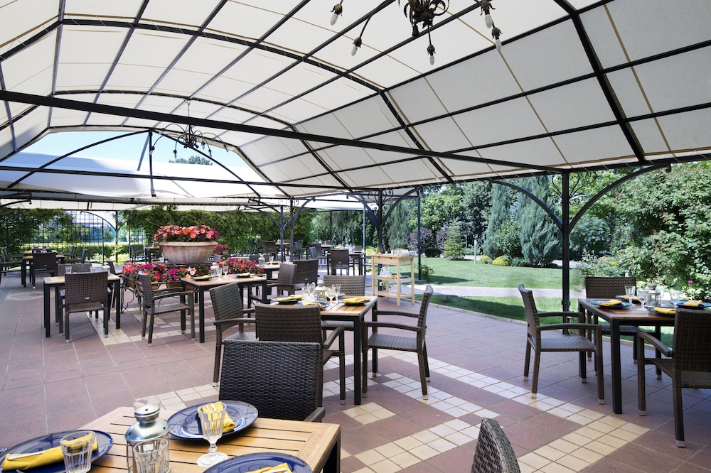 Expo Hotel Sofia — Restaurant & bars in Sofia, Sofia (province)