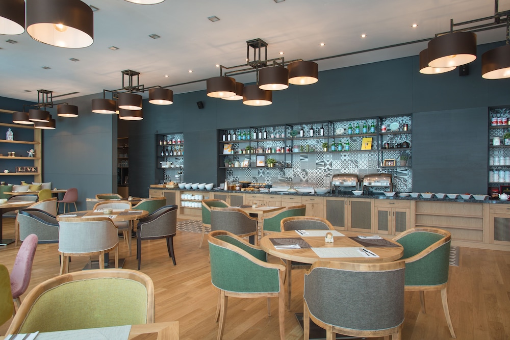 Expo Hotel Sofia — Restaurant & bars in Sofia, Sofia (province)