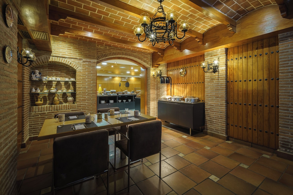 Exe Almería Centro — Restaurant & bars in Almeria, Andalusia