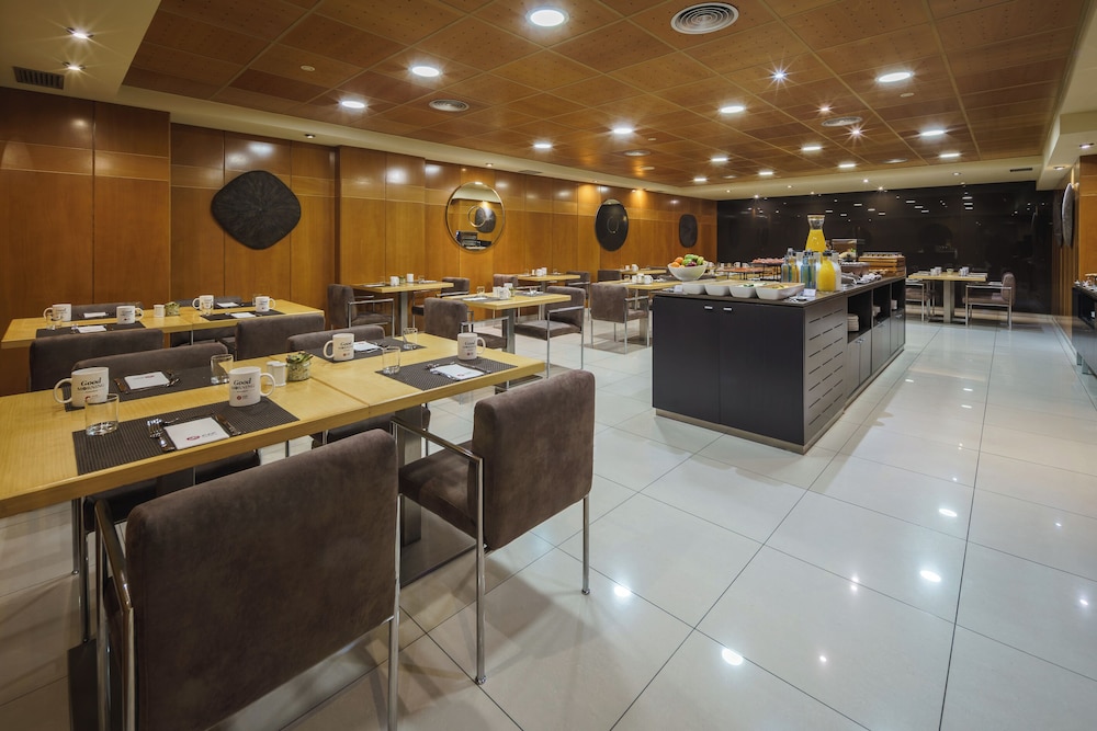 Exe Almería Centro — Restaurant & bars in Almeria, Andalusia