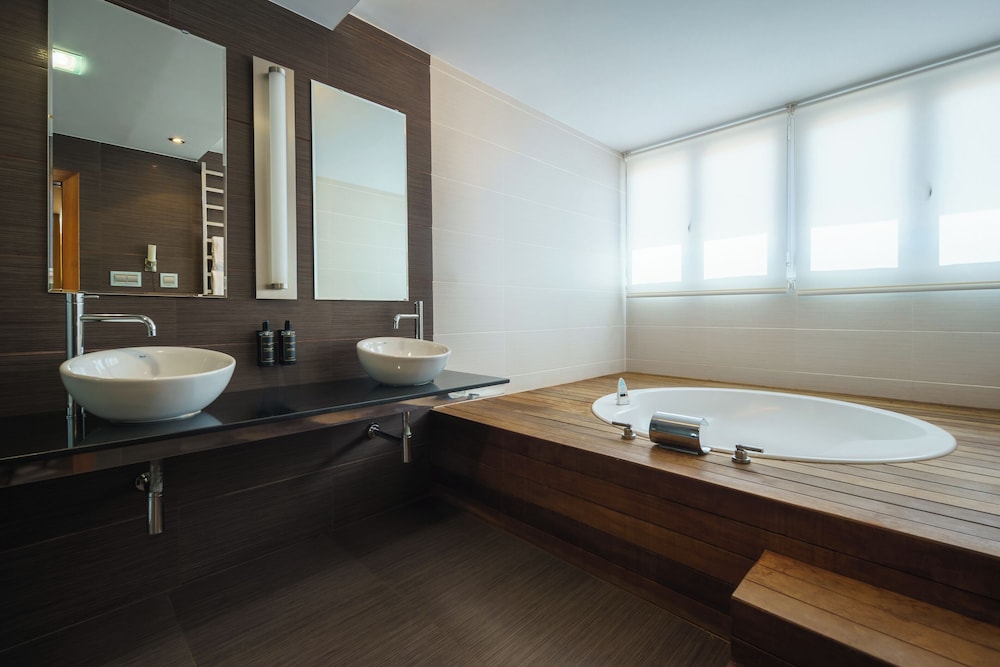 Exe Almería Centro — Hotel rooms in Almeria, Andalusia