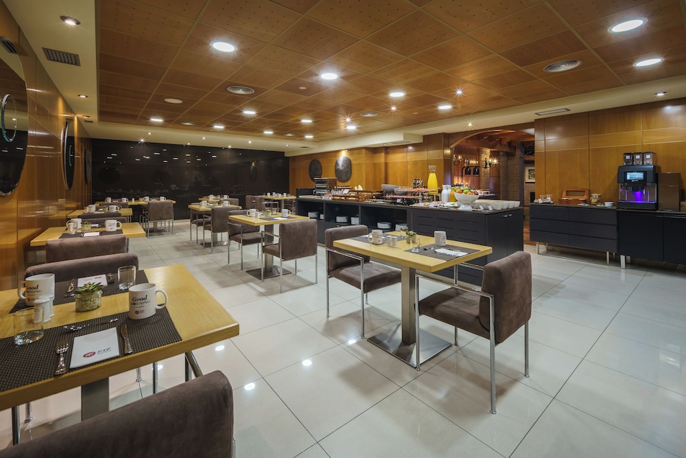 Exe Almería Centro — Restaurant & bars in Almeria, Andalusia