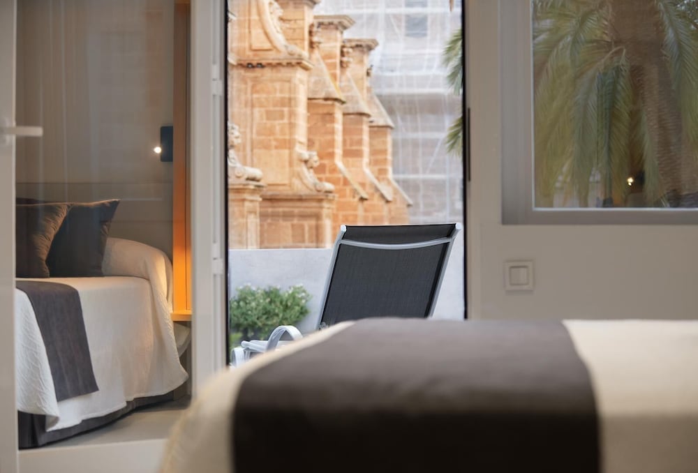 Hotel Catedral Almería — Hotel rooms in Almeria, Andalusia