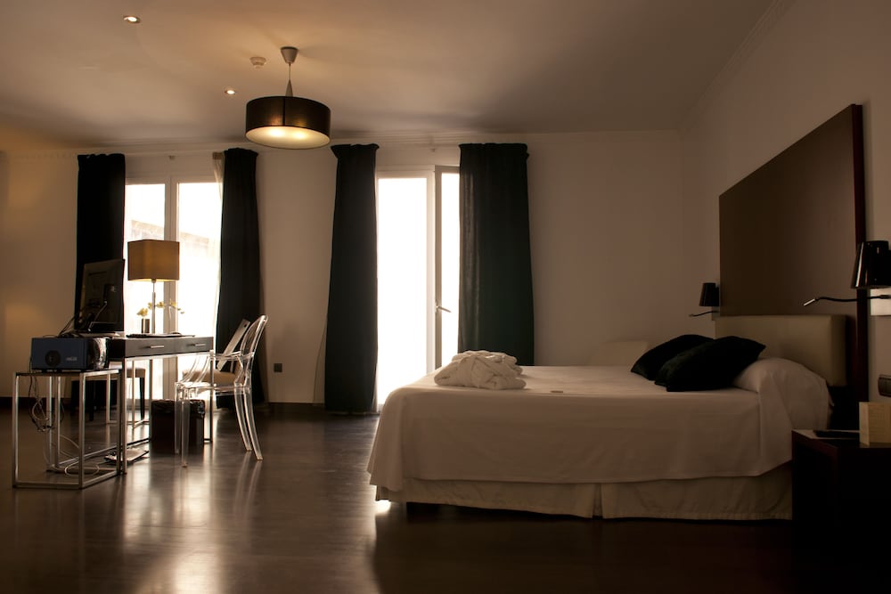 Hotel Catedral Almería — Hotel rooms in Almeria, Andalusia
