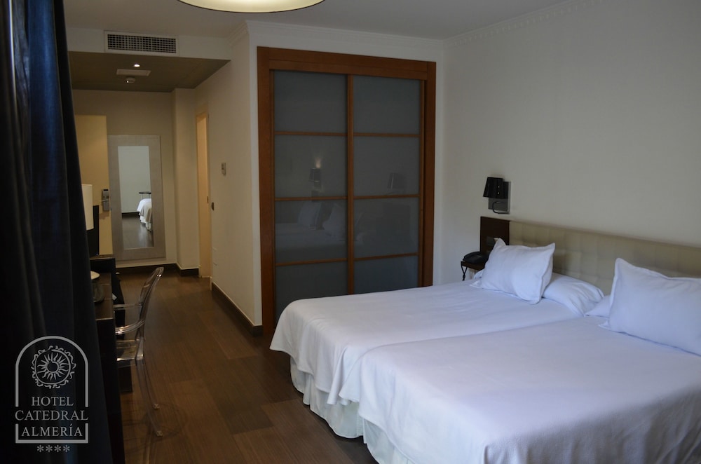 Hotel Catedral Almería — Hotel rooms in Almeria, Andalusia