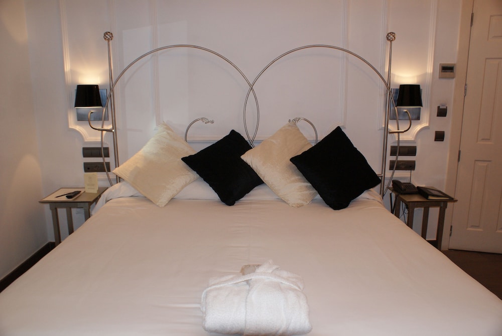 Hotel Catedral Almería — Hotel rooms in Almeria, Andalusia