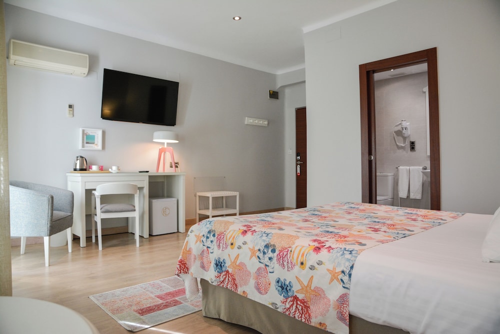 Hotel Costasol — Hotel rooms in Almeria, Andalusia