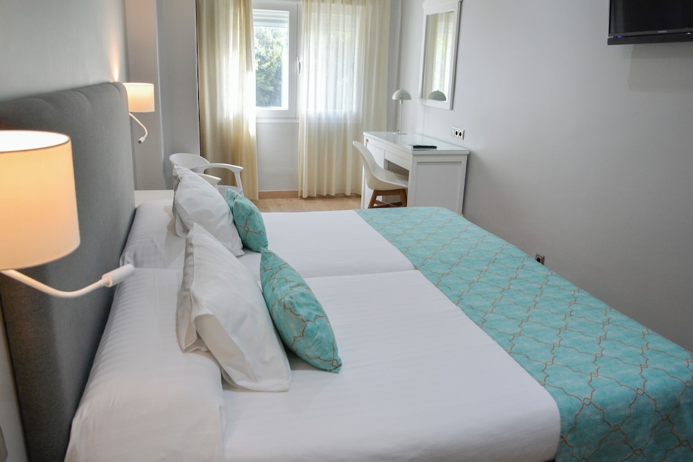 Hotel Costasol — Hotel rooms in Almeria, Andalusia
