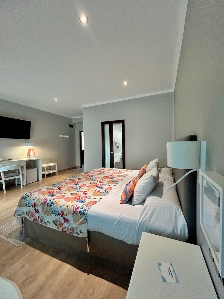Hotel Costasol — Hotel rooms in Almeria, Andalusia