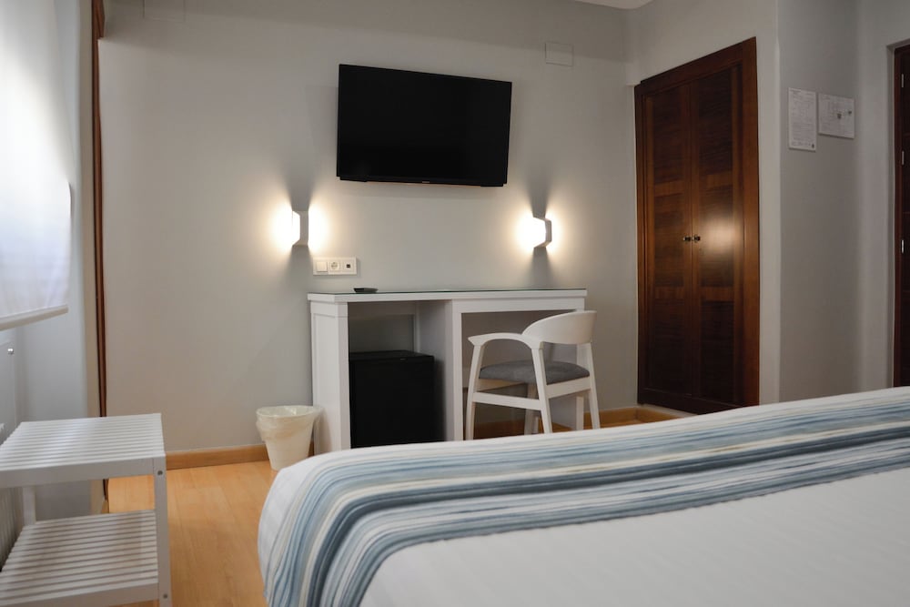 Hotel Costasol — Hotel rooms in Almeria, Andalusia