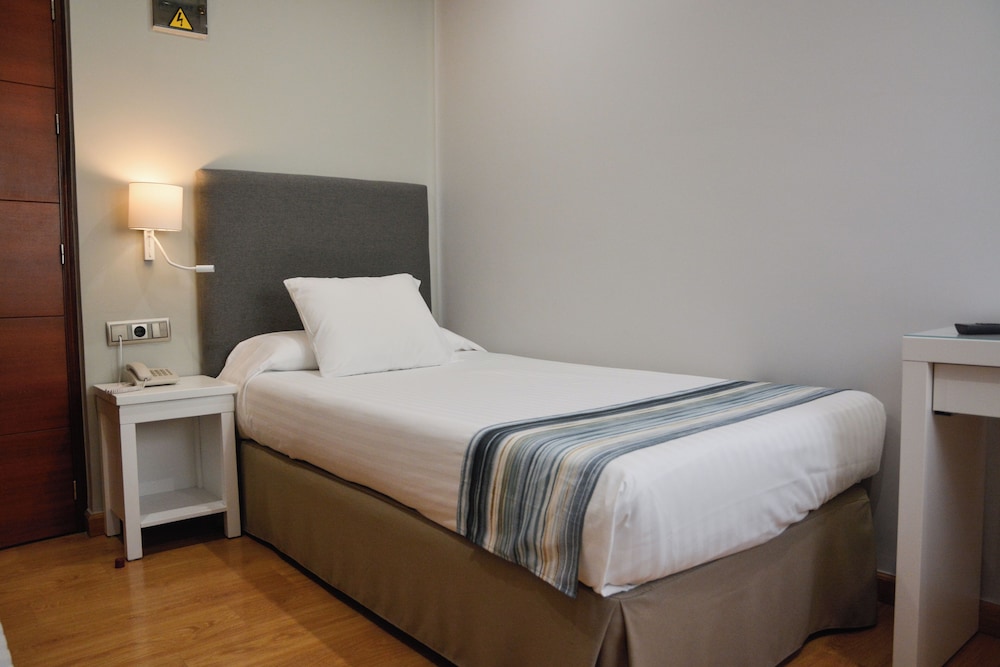 Hotel Costasol — Hotel rooms in Almeria, Andalusia