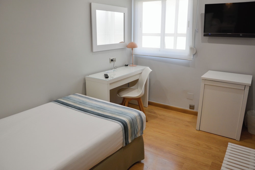 Hotel Costasol — Hotel rooms in Almeria, Andalusia