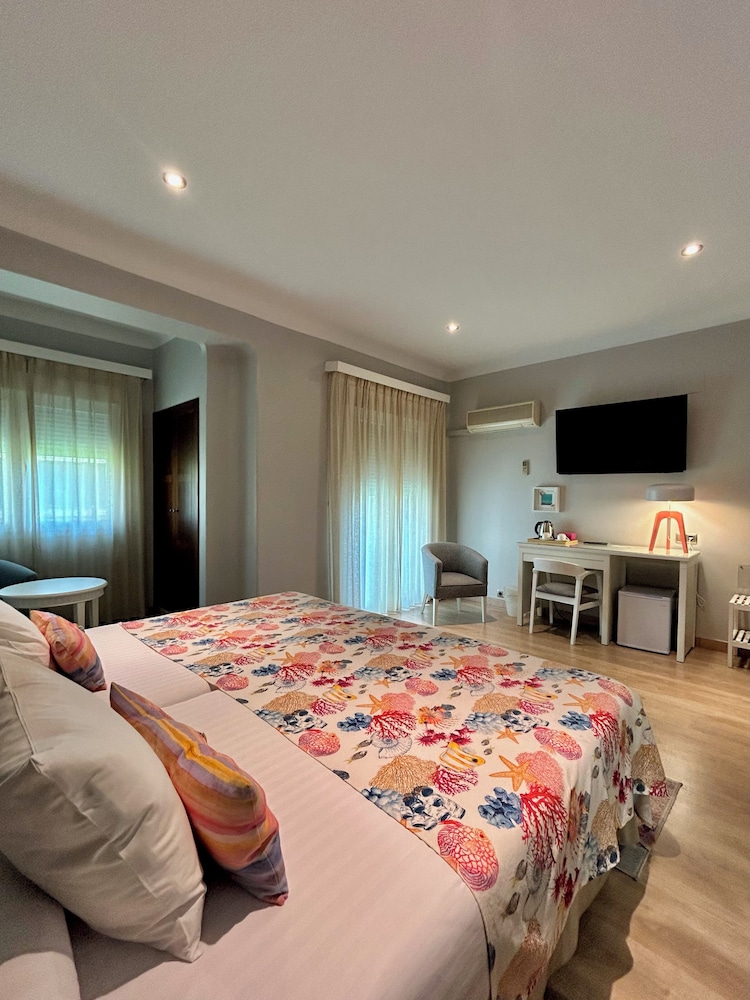 Hotel Costasol — Hotel rooms in Almeria, Andalusia