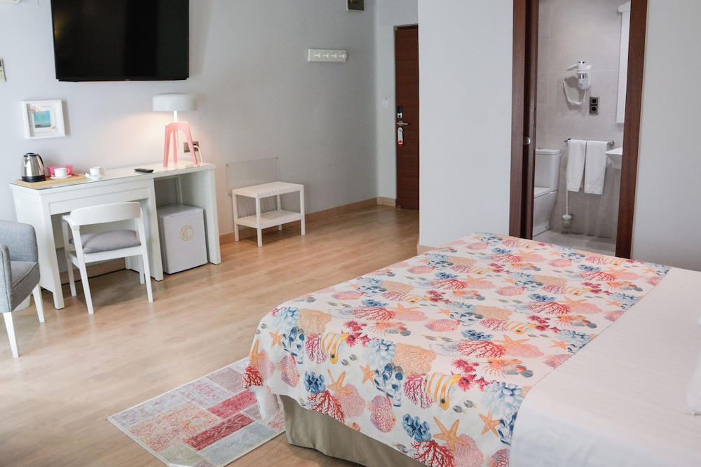 Hotel Costasol — Hotel rooms in Almeria, Andalusia