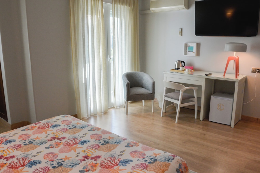 Hotel Costasol — Hotel rooms in Almeria, Andalusia