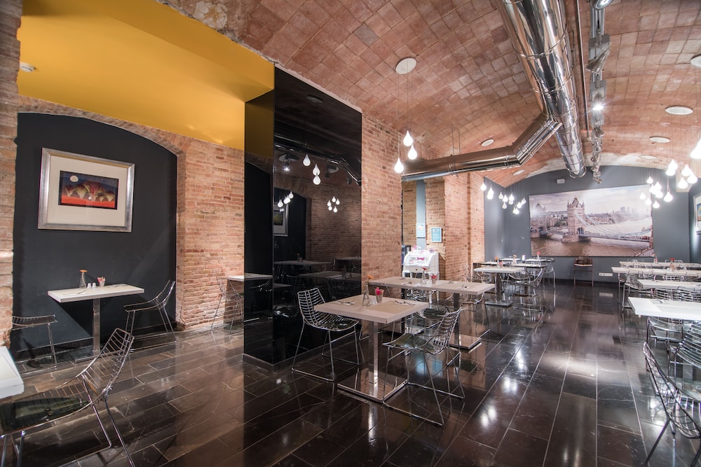 Petit Palace Museum — Restaurant & bars in Barcelona, Catalonia