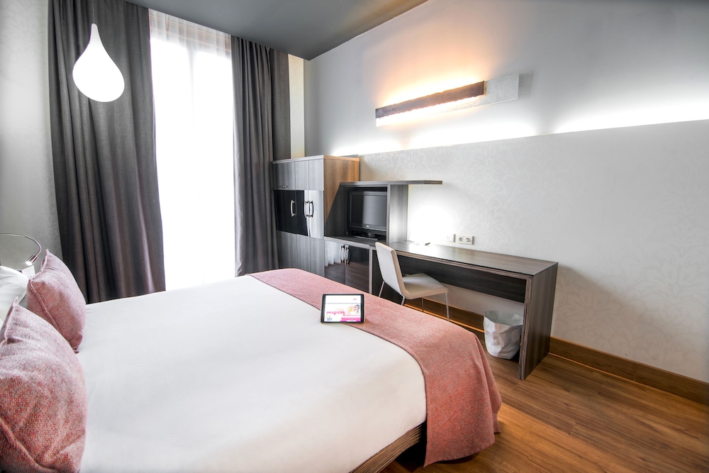 Petit Palace Museum — Hotel rooms in Barcelona, Catalonia
