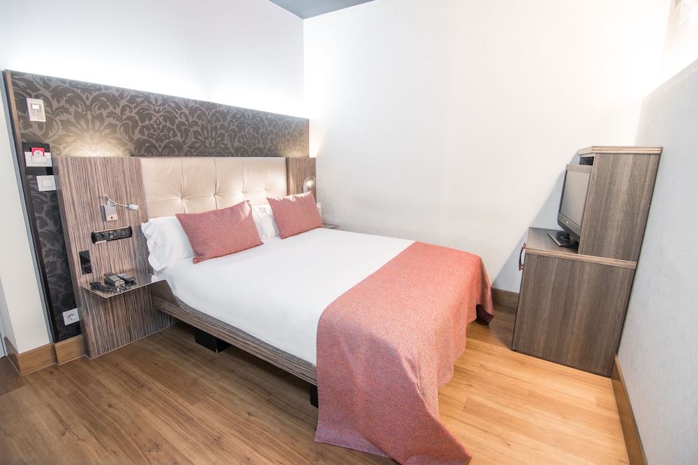 Petit Palace Museum — Hotel rooms in Barcelona, Catalonia
